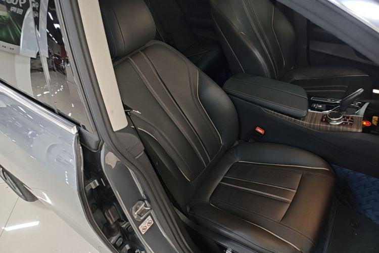 Used BMW 6 Series GT 2019 630i Luxury Design Package Right Front Seat