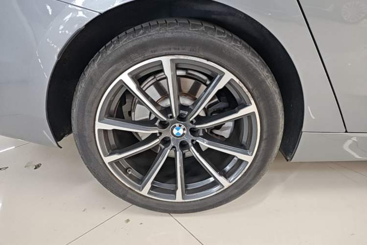Used BMW 6 Series GT 2019 630i Luxury Design Package Right Rear Wheel Hub