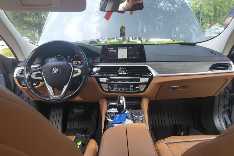 Used BMW 6 Series GT 2019 630i Luxury Design Package Center Console