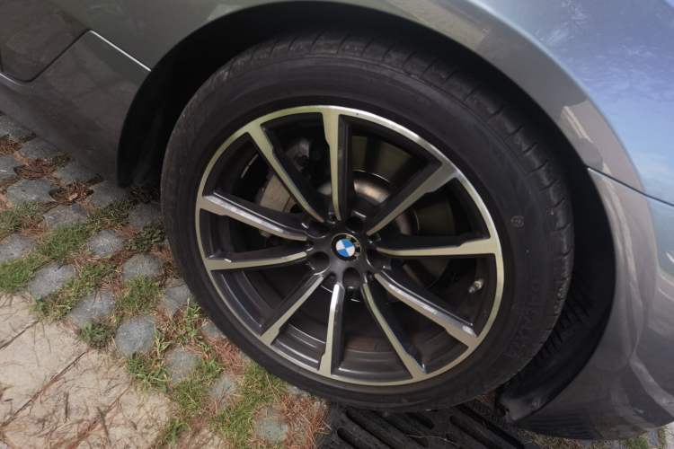 Used BMW 6 Series GT 2019 630i Luxury Design Package Right Front Wheel Hub
