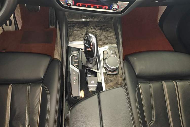 Used BMW 6 Series GT 2019 630i M Sport Package Gear Lever
