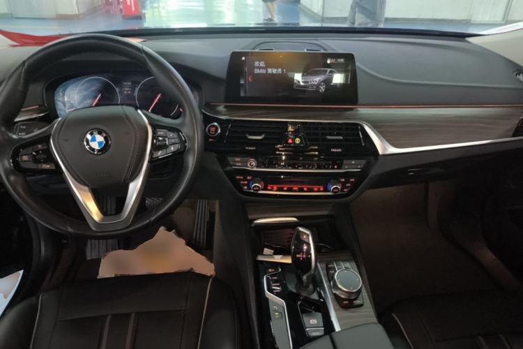 Used BMW 6 Series GT 2019 630i Luxury Design Package Center Console