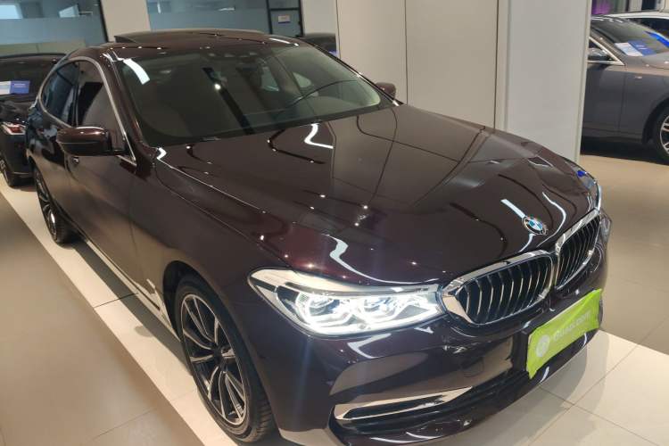 Used BMW 6 Series GT 2019 630i Luxury Design Package Front Right 45 Deg