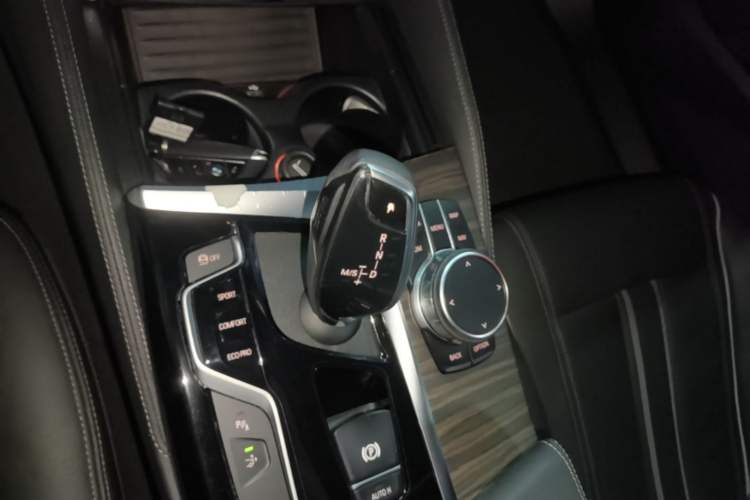 Used BMW 6 Series GT 2019 630i Luxury Design Package Gear Lever
