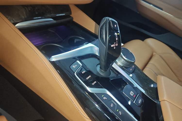 Used BMW 6 Series GT 2019 630i M Sport Package Gear Lever