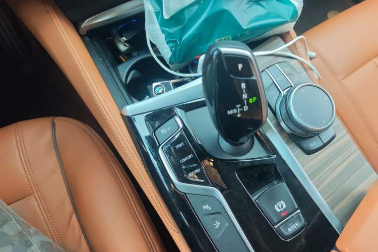 Used BMW 6 Series GT 2019 630i Luxury Design Package Gear Lever
