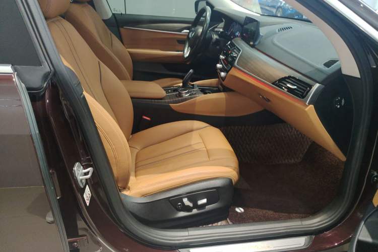 Used BMW 6 Series GT 2019 630i Luxury Design Package Right Front Seat