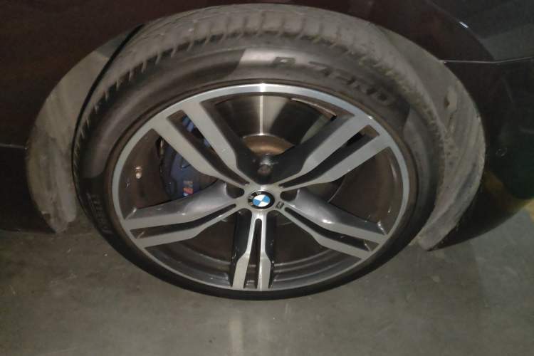 Used BMW 6 Series GT 2019 630i M Sport Touring Edition Right Front Wheel Hub