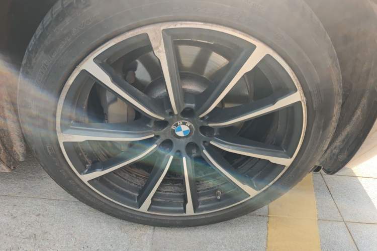 Used BMW 6 Series GT 2019 630i Luxury Design Package Right Front Wheel Hub