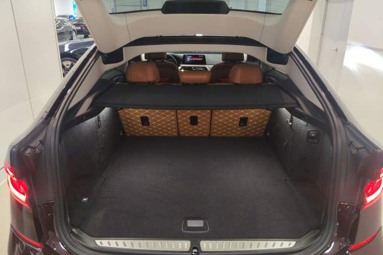 Used BMW 6 Series GT 2019 630i Luxury Design Package Trunk
