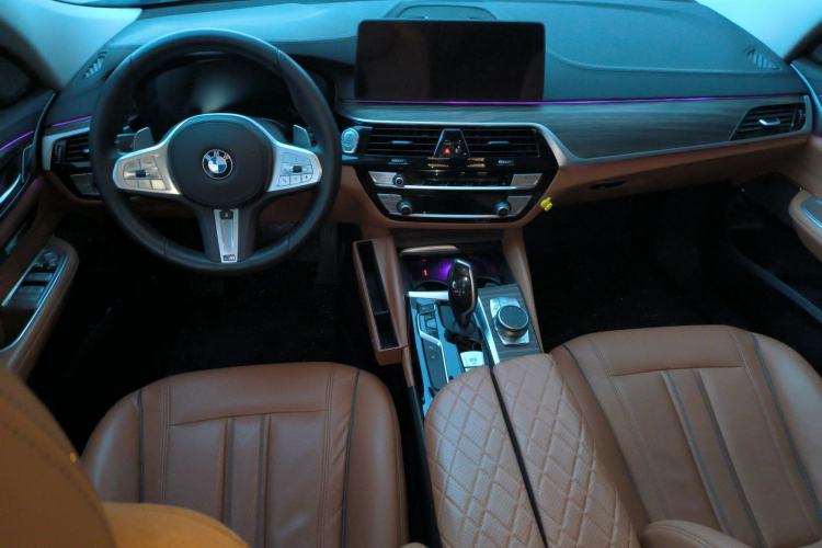Used BMW 6 Series GT 2019 630i Luxury Design Package Center Console