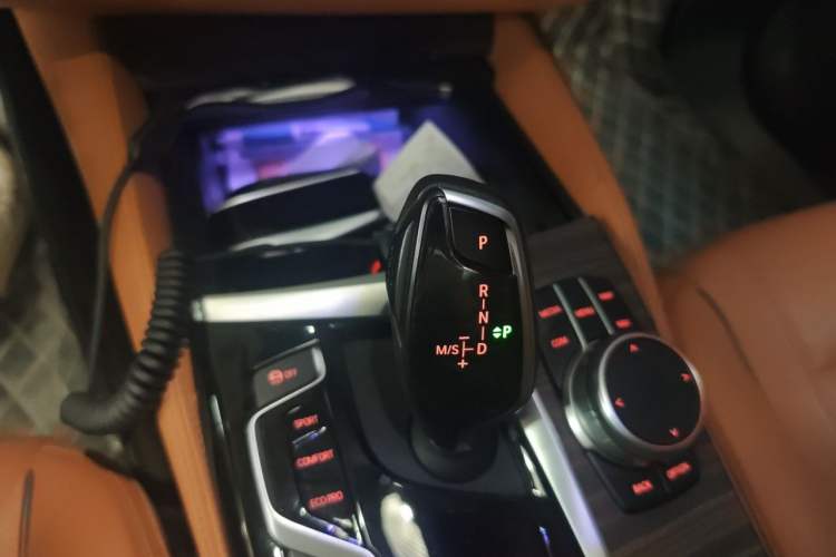 Used BMW 6 Series GT 2019 630i Luxury Design Package Gear Lever