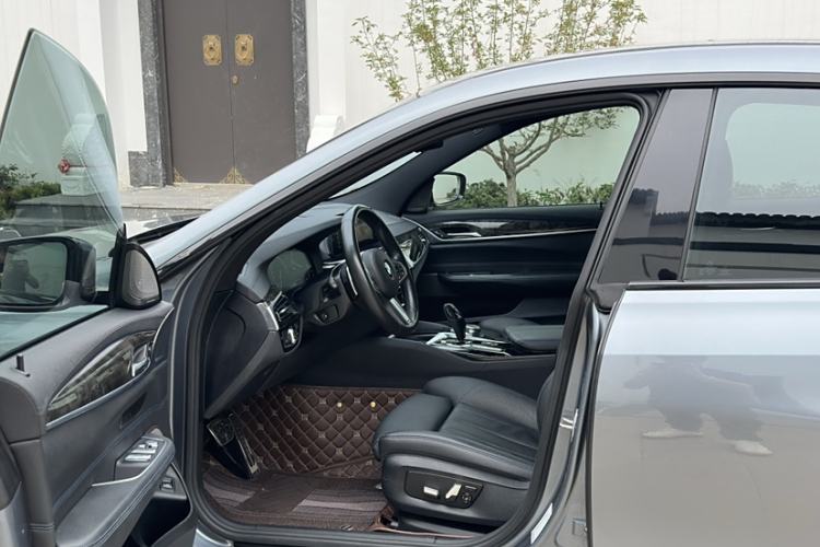Used BMW 6 Series GT 2019 630i M Sport Package Interior 6