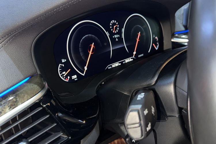 Used BMW 6 Series GT 2019 630i M Sport Package Odometer Close Up