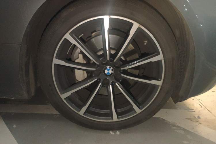 Used BMW 6 Series GT 2019 630i Luxury Design Package Right Front Wheel Hub