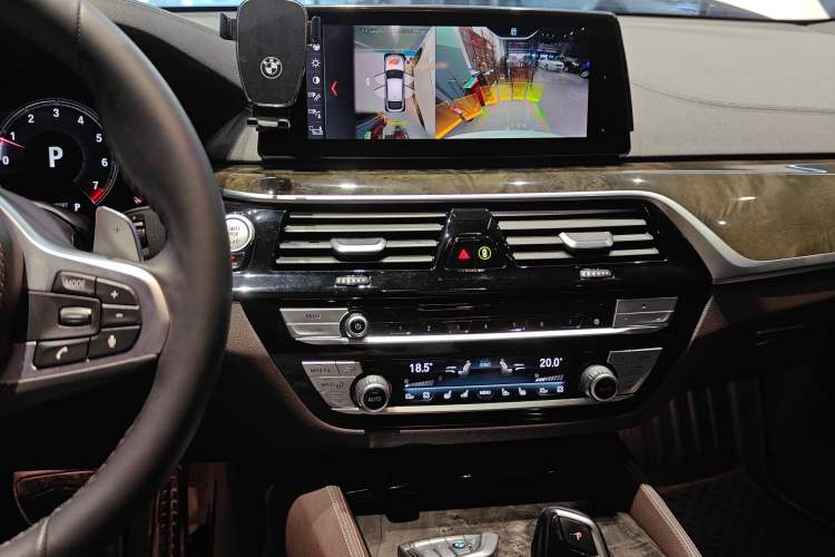 Used BMW 6 Series GT 2019 630i M Sport Touring Edition Audio And AC Panel