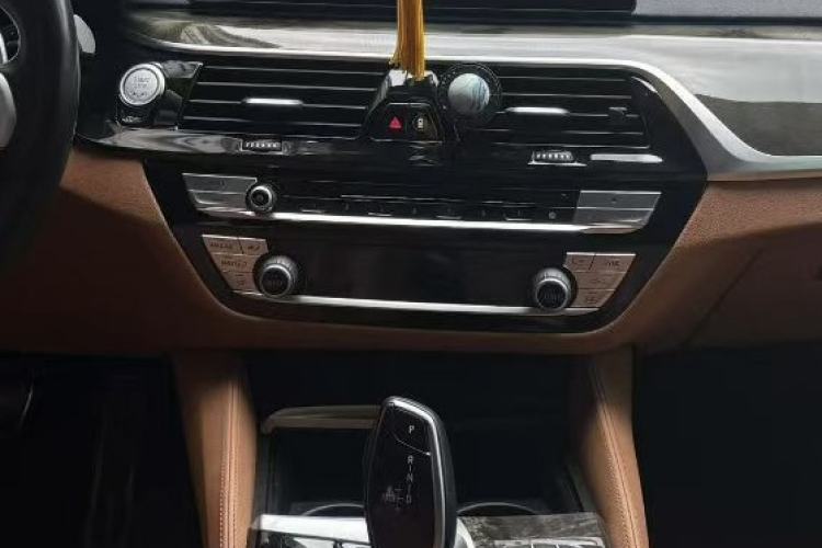 Used BMW 6 Series GT 2019 630i M Sport Package Audio And AC Panel
