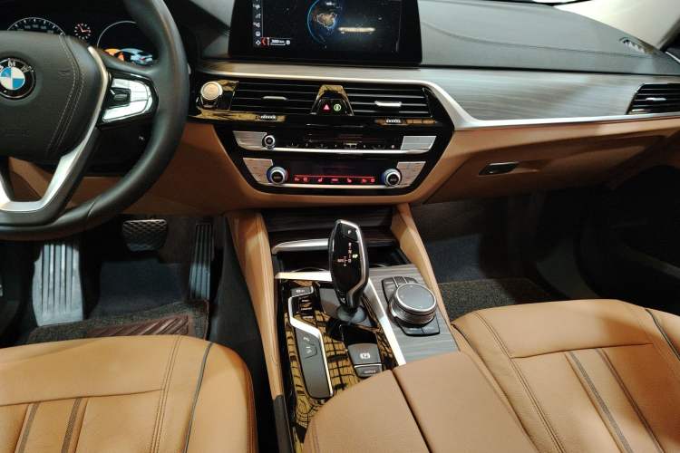 Used BMW 6 Series GT 2019 630i Luxury Design Package Audio And AC Panel