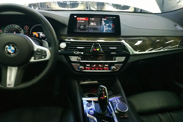 Used BMW 6 Series GT 2019 630i M Sport Package Audio And AC Panel