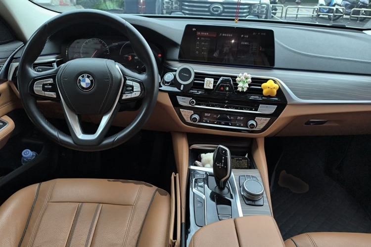 Used BMW 6 Series GT 2019 630i Luxury Design Package Center Console