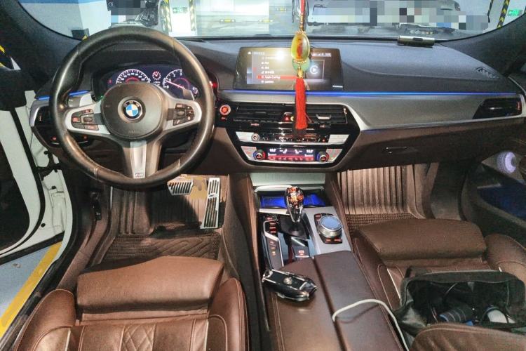 Used BMW 6 Series GT 2019 630i M Sport Touring Edition Center Console