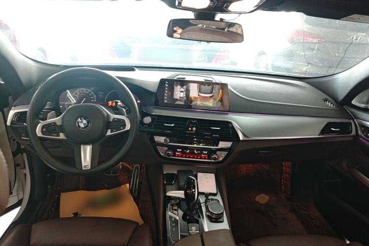 Used BMW 6 Series GT 2019 630i M Sport Touring Edition Center Console