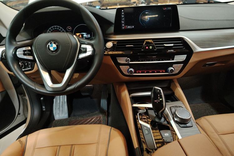 Used BMW 6 Series GT 2019 630i Luxury Design Package Center Console