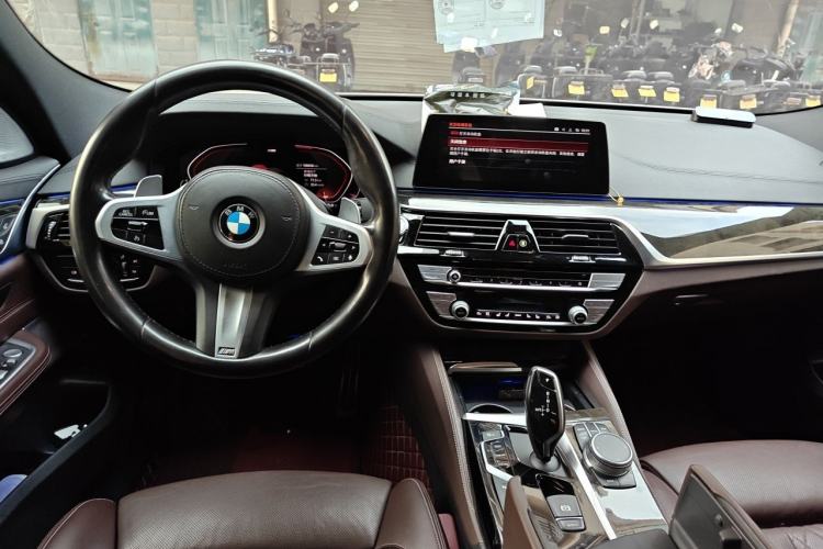 Used BMW 6 Series GT 2019 630i M Sport Touring Edition Center Console