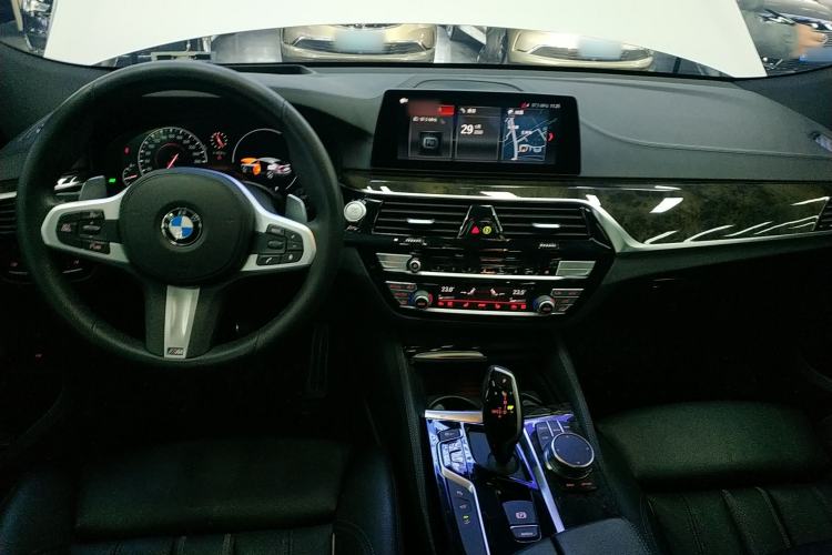 Used BMW 6 Series GT 2019 630i M Sport Package Center Console