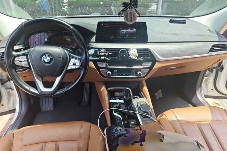 Used BMW 6 Series GT 2019 630i Luxury Design Package Center Console