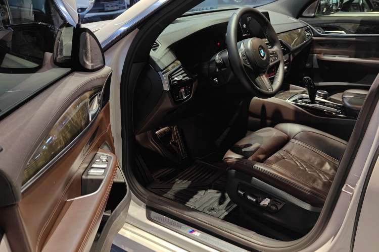 Used BMW 6 Series GT 2019 630i M Sport Touring Edition Driver Seat
