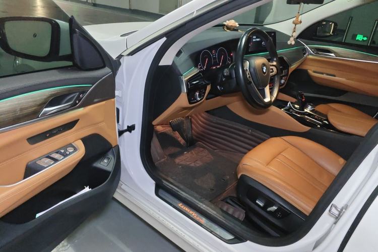 Used BMW 6 Series GT 2019 630i Luxury Design Package Driver Seat