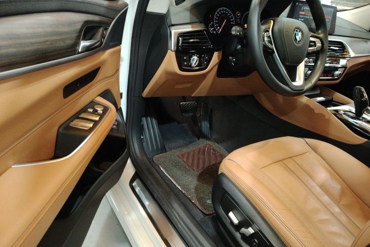 Used BMW 6 Series GT 2019 630i Luxury Design Package Driver Seat