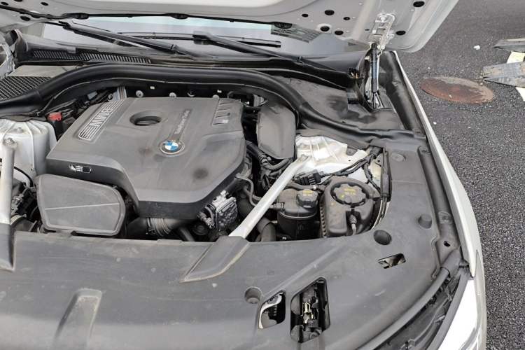 Used BMW 6 Series GT 2019 630i Luxury Design Package Engine Bay Left