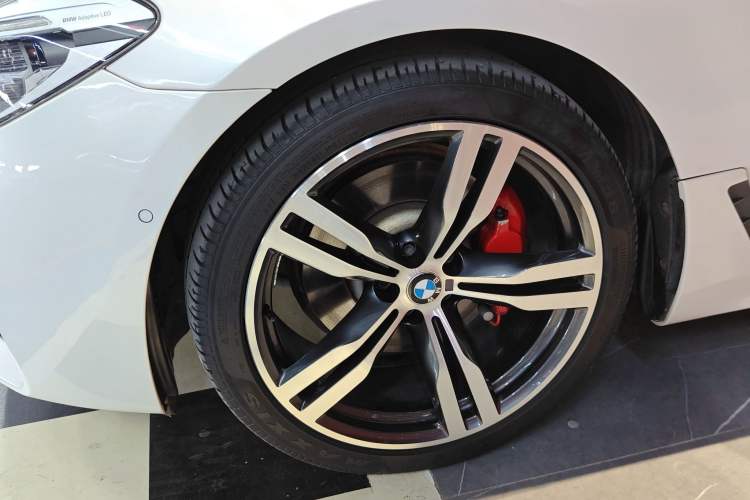 Used BMW 6 Series GT 2019 630i M Sport Touring Edition Exterior 3