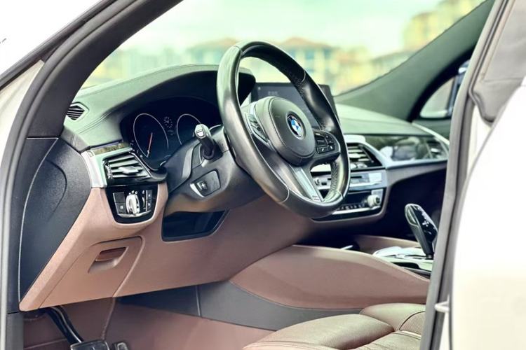 Used BMW 6 Series GT 2019 630i M Sport Package Exterior 5