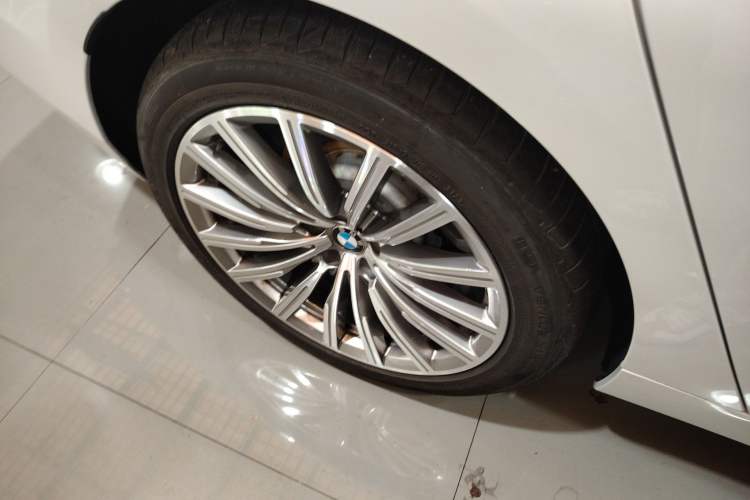 Used BMW 6 Series GT 2019 630i Luxury Design Package Exterior 5
