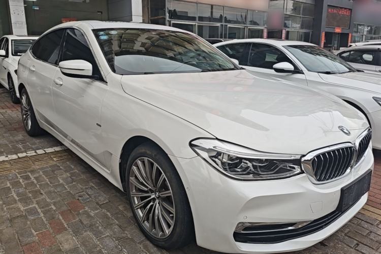 Used BMW 6 Series GT 2019 630i Luxury Design Package Front Right 45 Deg