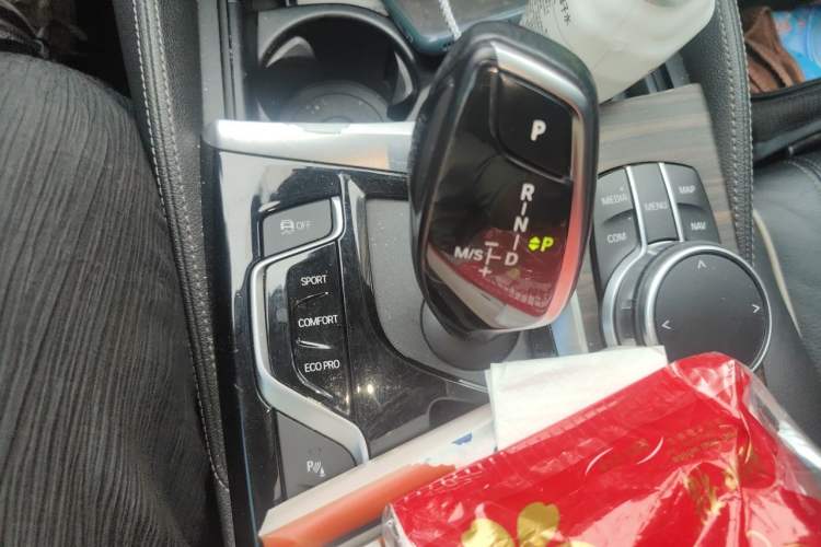 Used BMW 6 Series GT 2019 630i Luxury Design Package Gear Lever