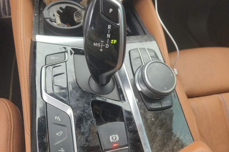 Used BMW 6 Series GT 2019 630i M Sport Package Gear Lever