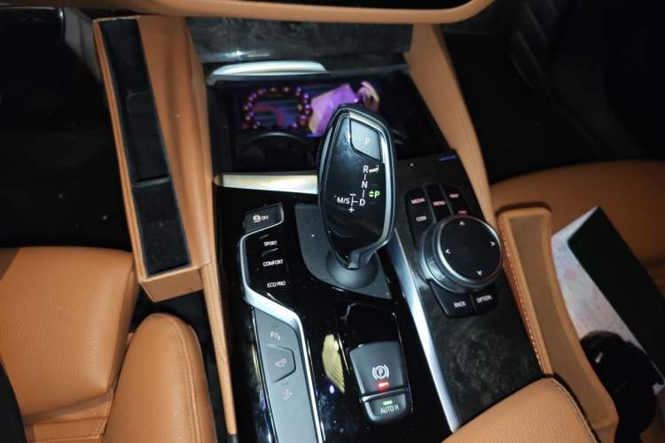 Used BMW 6 Series GT 2019 630i M Sport Package Gear Lever