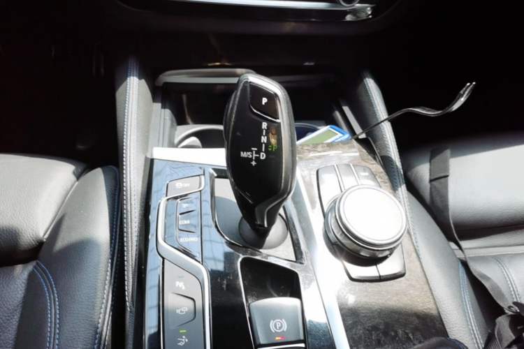 Used BMW 6 Series GT 2019 630i M Sport Package Gear Lever