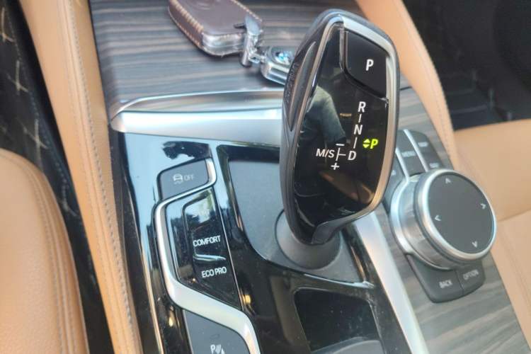 Used BMW 6 Series GT 2019 630i Luxury Design Package Gear Lever