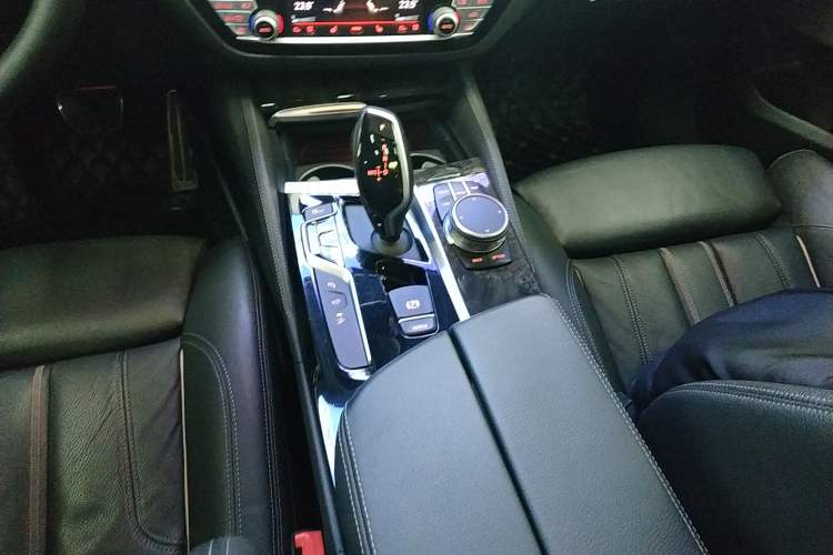 Used BMW 6 Series GT 2019 630i M Sport Package Gear Lever