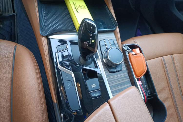 Used BMW 6 Series GT 2019 630i M Sport Package Gear Lever