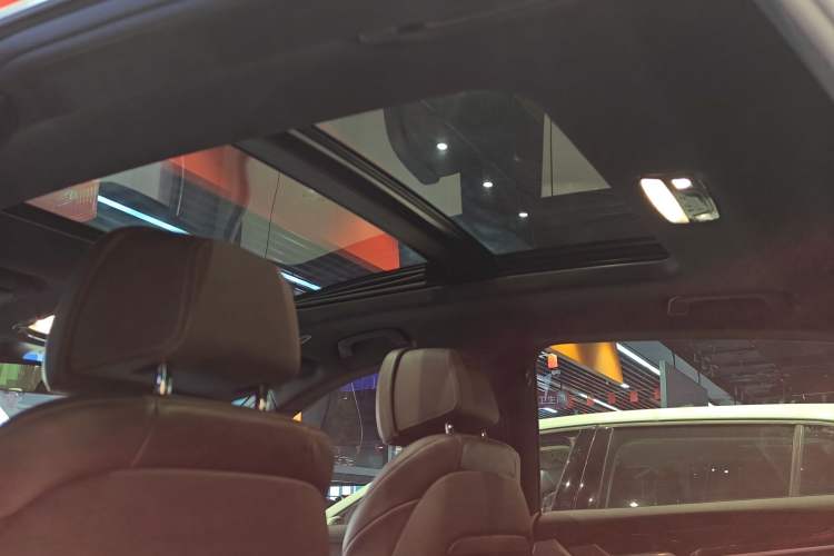 Used BMW 6 Series GT 2019 630i M Sport Touring Edition Headliner