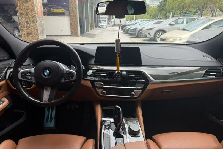 Used BMW 6 Series GT 2019 630i M Sport Package Interior 1