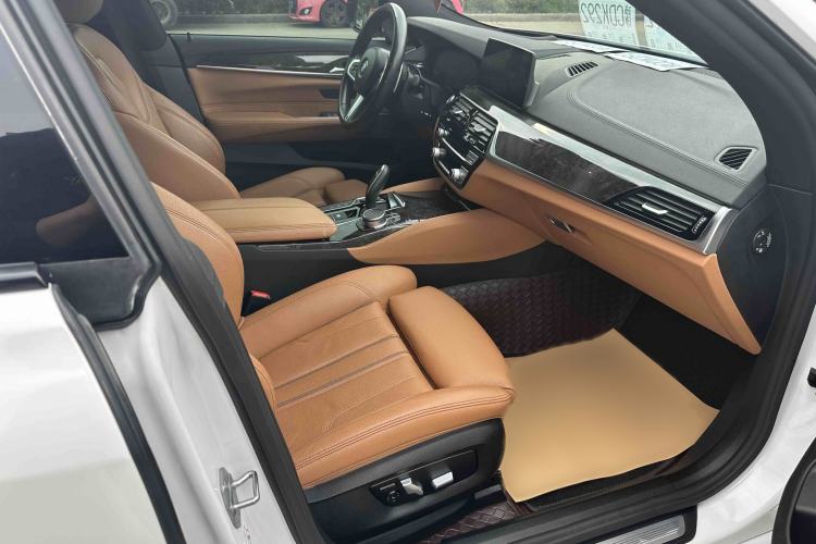 Used BMW 6 Series GT 2019 630i M Sport Package Interior 2
