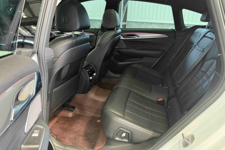 Used BMW 6 Series GT 2019 630i M Sport Package Interior 5