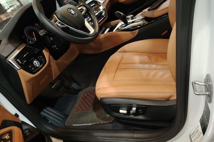 Used BMW 6 Series GT 2019 630i Luxury Design Package Left Front Seat